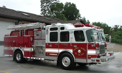 Engine 517 — Dumfries-Triangle 2005 E-One custom pumper